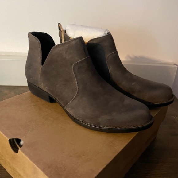 Born KERRI GREY PELTRO DISTRESSED size 9.5 - Picture 6 of 10